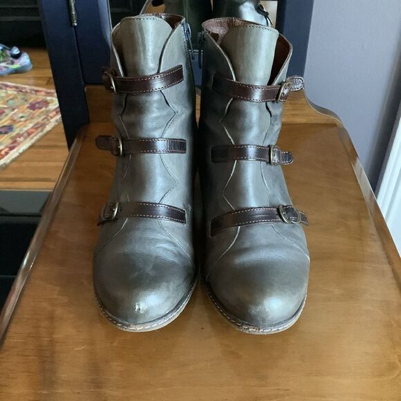 Eric Michael Leather Bootie 👢😎❤️ - Picture 2 of 6